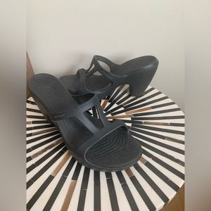 CROCS black wedge sandal